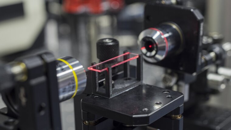 Integrated optical waveguide for quantum applications.