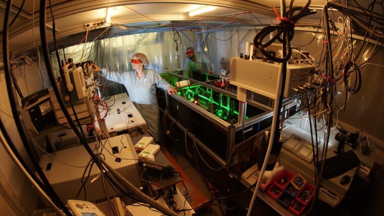 Nonlinear optics laser laboratory.