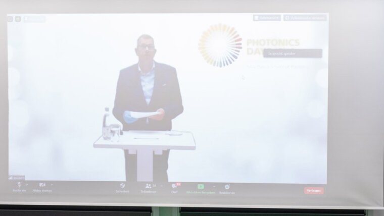 Prof. Andreas Tünnermann at the online Photonics Days in 2020.